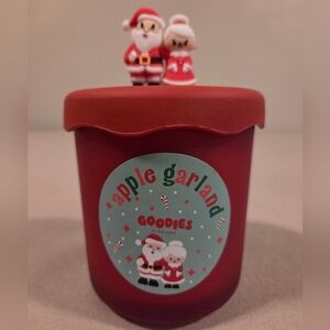 ADORABLE SANTA & MRS CLAUS SCENTED CANDLE